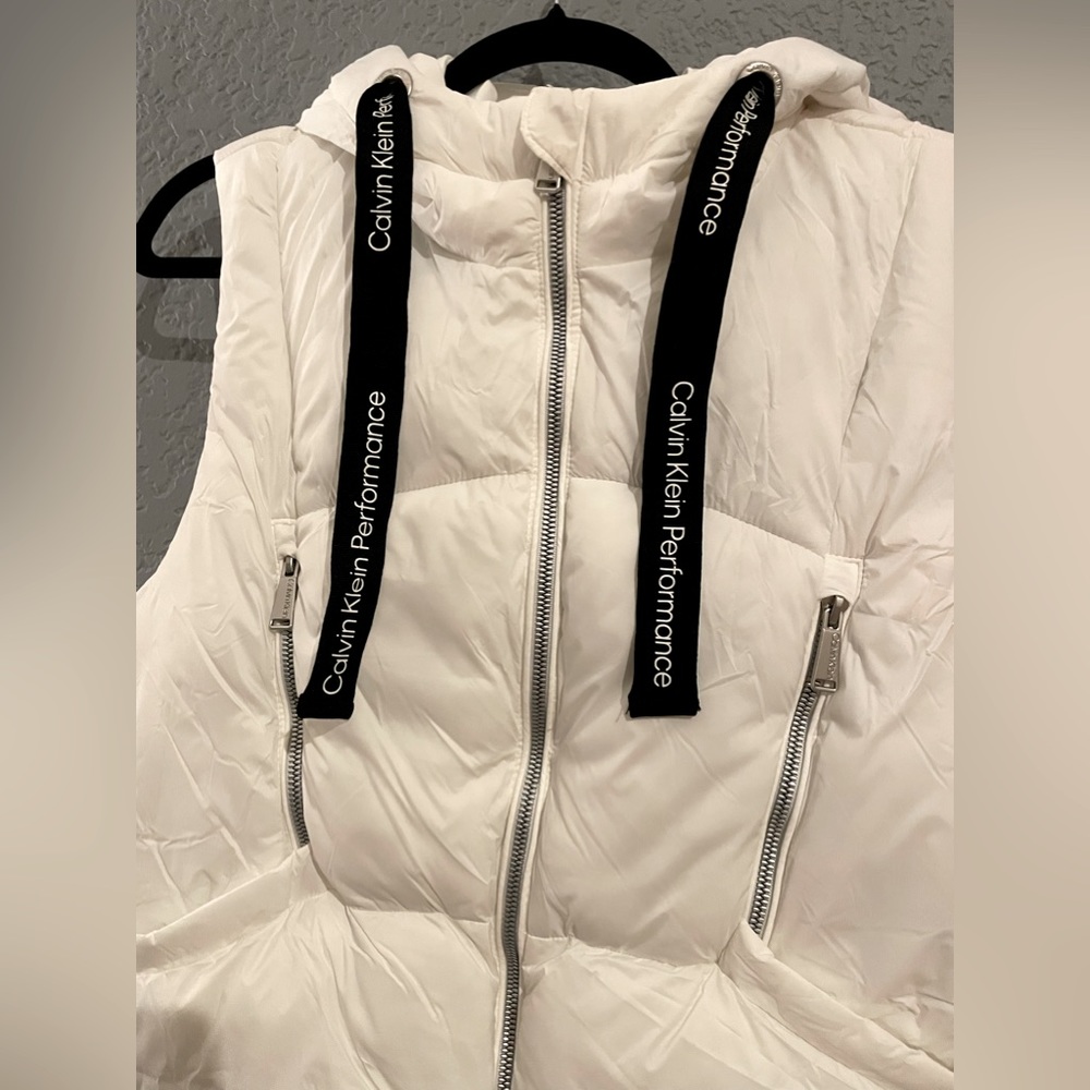 NWOT Calvin Klein Puffer Vest Hooded Jacket Black Accent Size XL - Picture 12 of 16